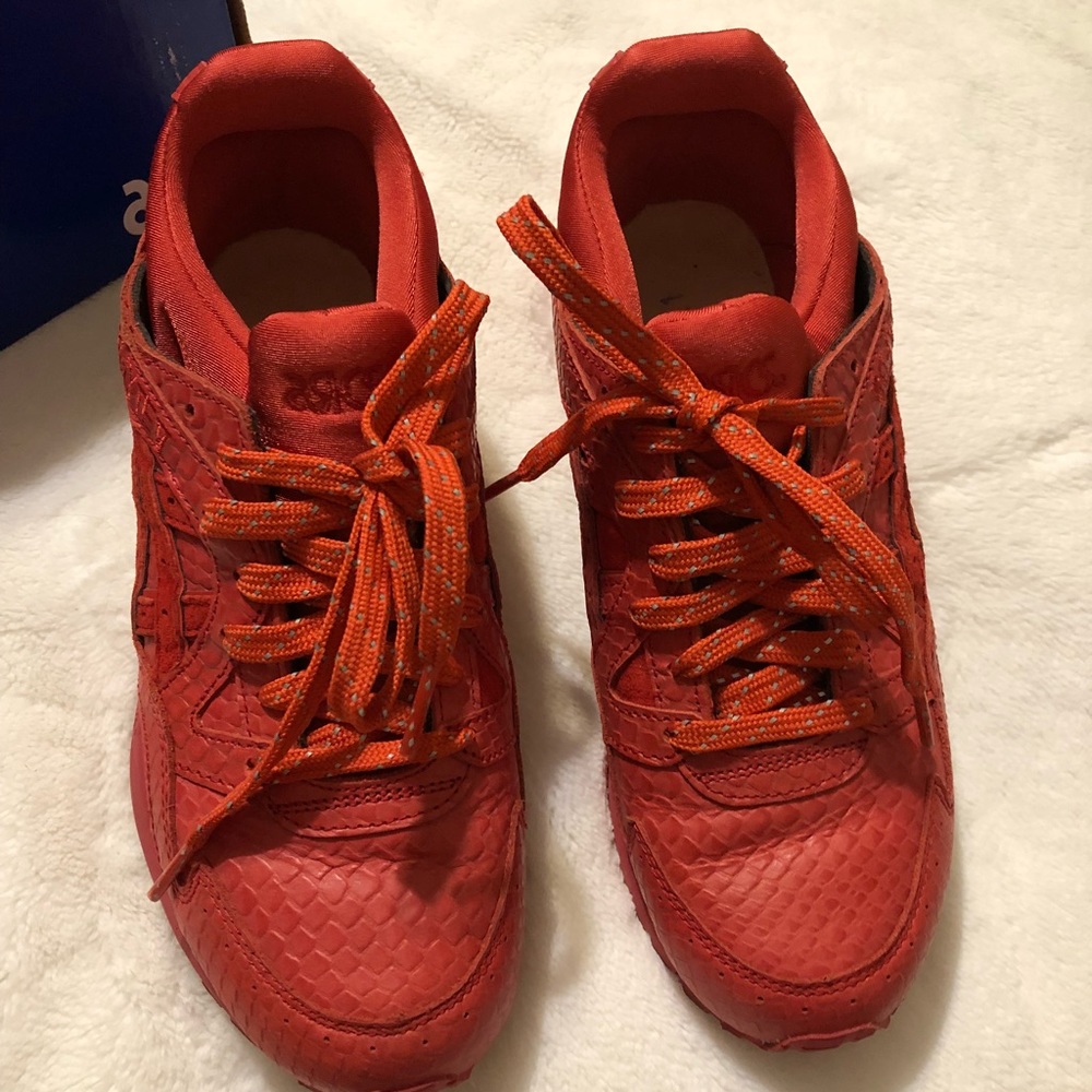 ASICS Saturday sale ‼️ NO Offers ‼️‼️‼️‼️